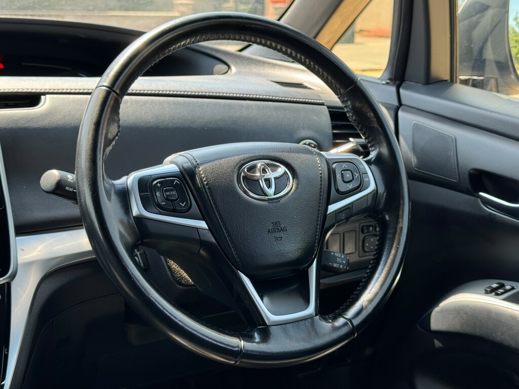 Toyota Estima   #39