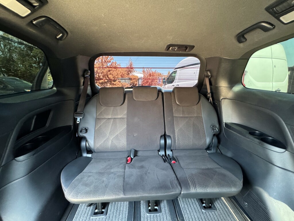 Toyota Estima   #30