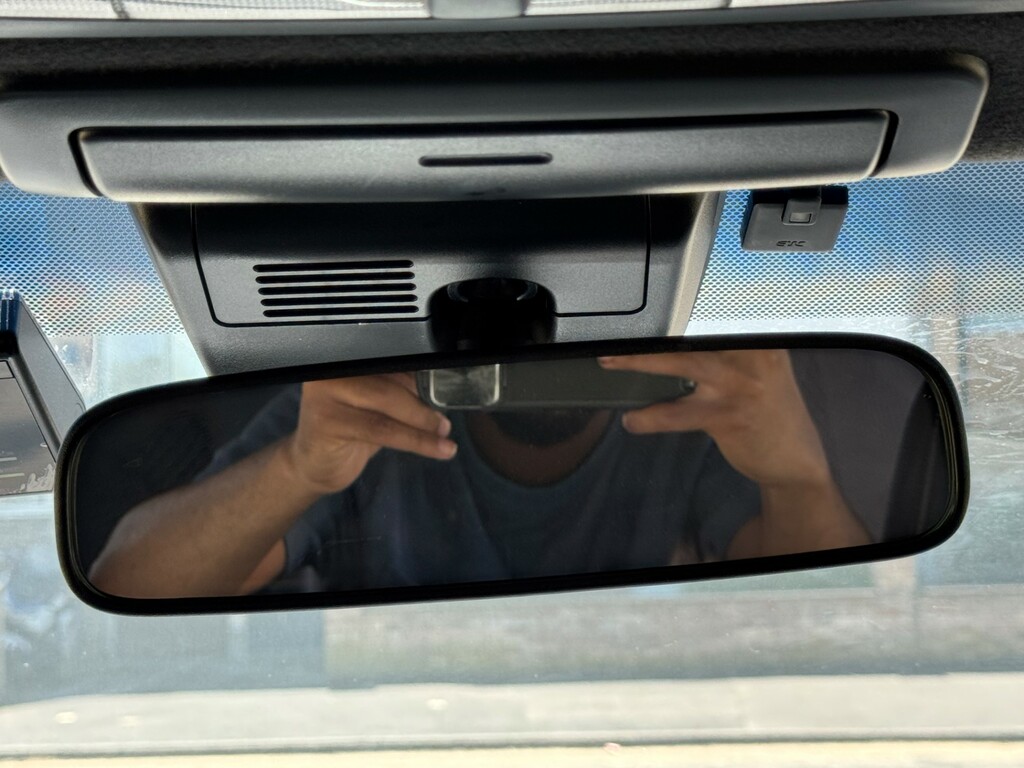 Toyota Estima   #60