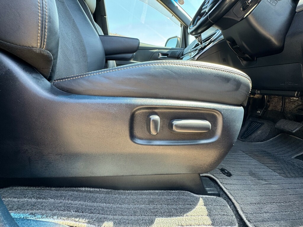 Toyota Estima   #43