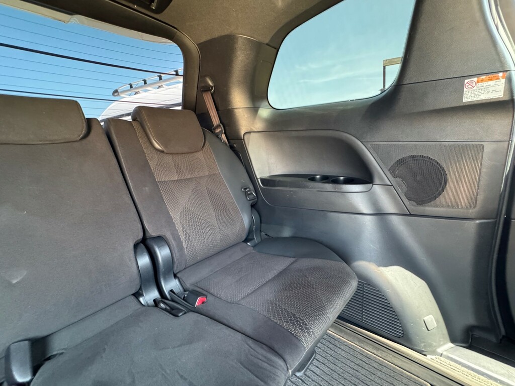 Toyota Estima   #29