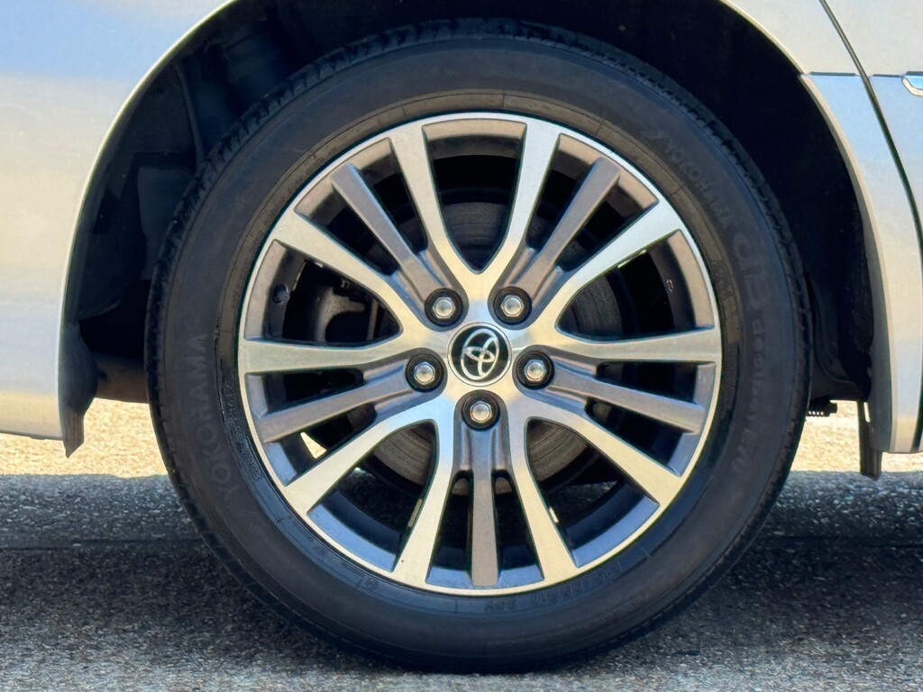 Toyota Estima   #66