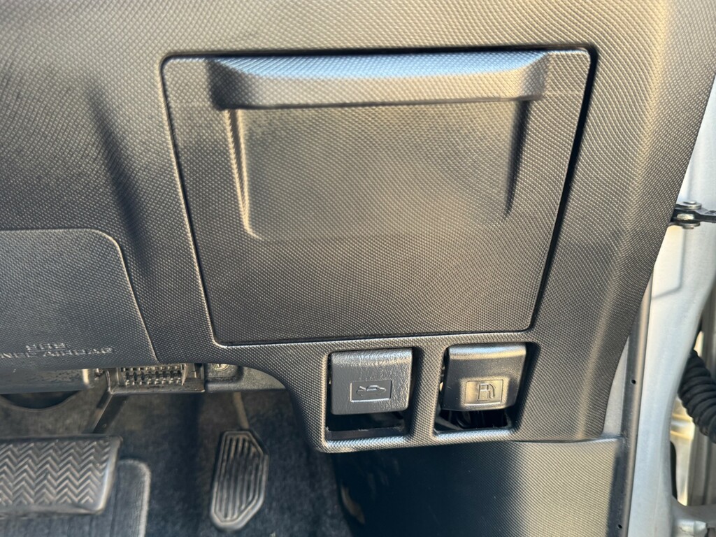 Toyota Estima   #57