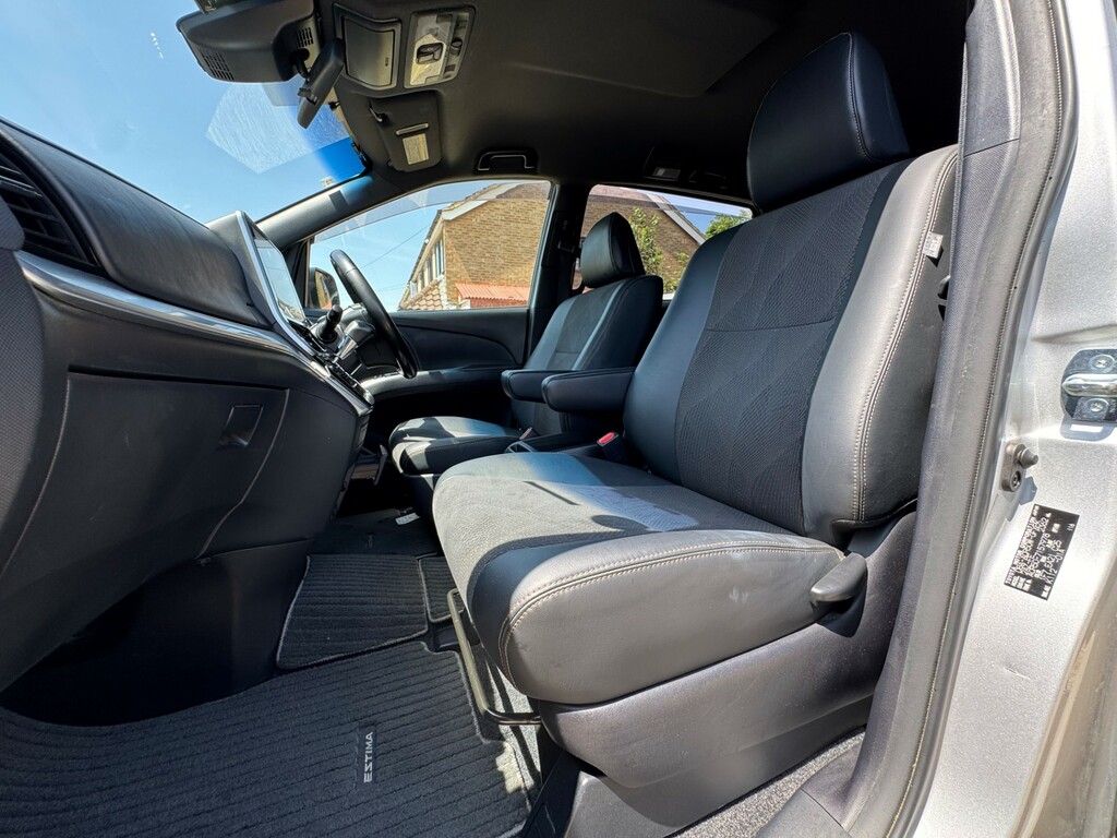 Toyota Estima   #19