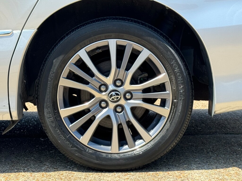Toyota Estima   #67