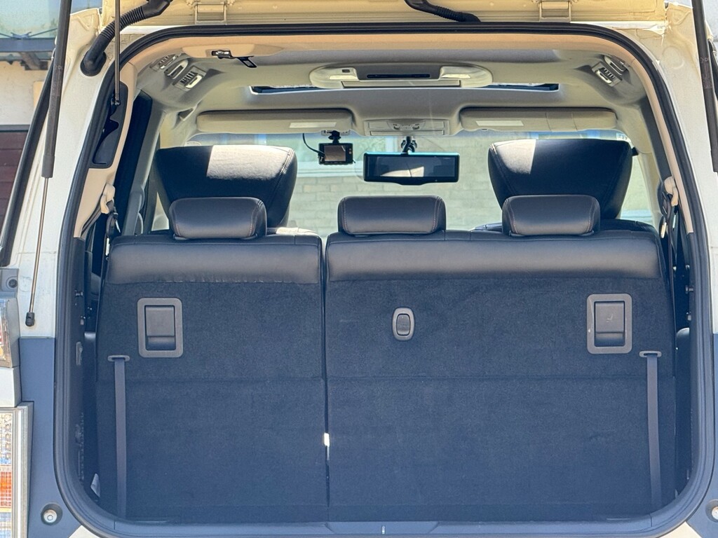 Nissan Elgrand 3.5 White #76