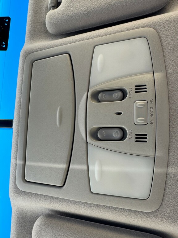 Nissan Elgrand 3.5 White #71