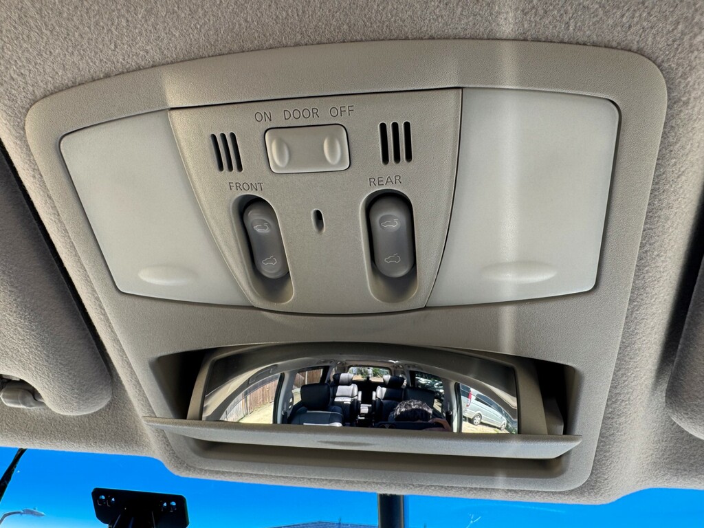 Nissan Elgrand 3.5 White #70