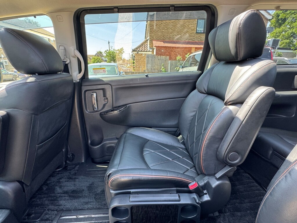 Nissan Elgrand 3.5 White #27