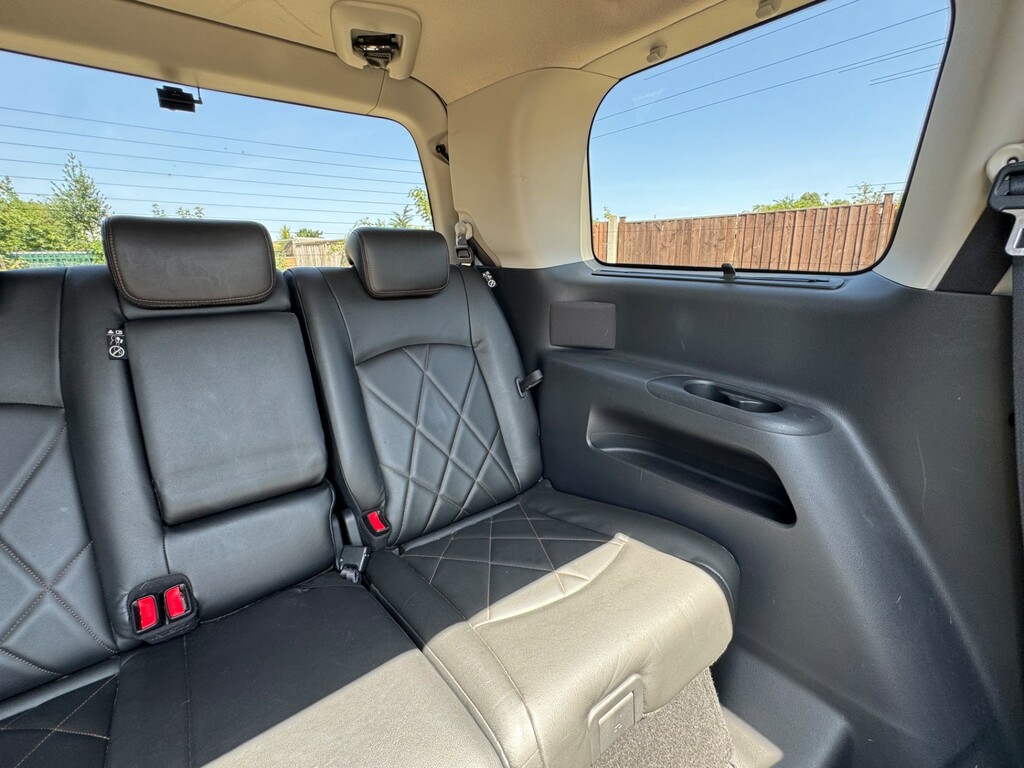 Nissan Elgrand 3.5 White #33