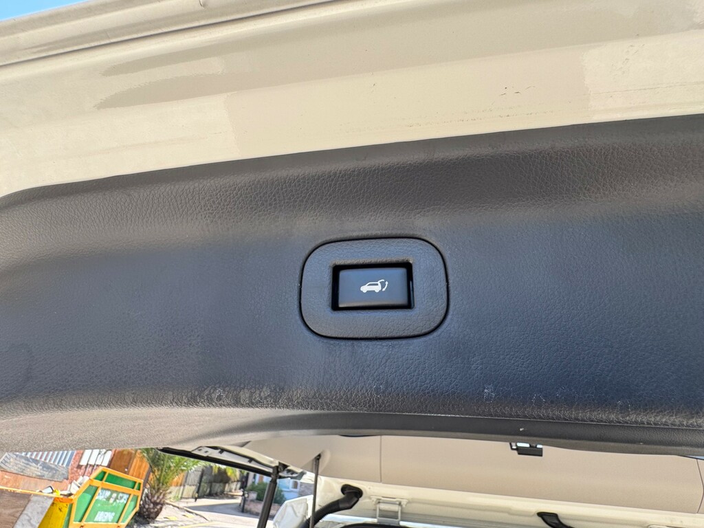 Nissan Elgrand 3.5 White #58
