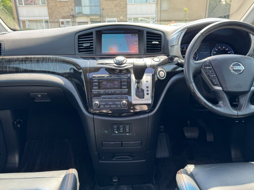 Nissan Elgrand 3.5 White #39