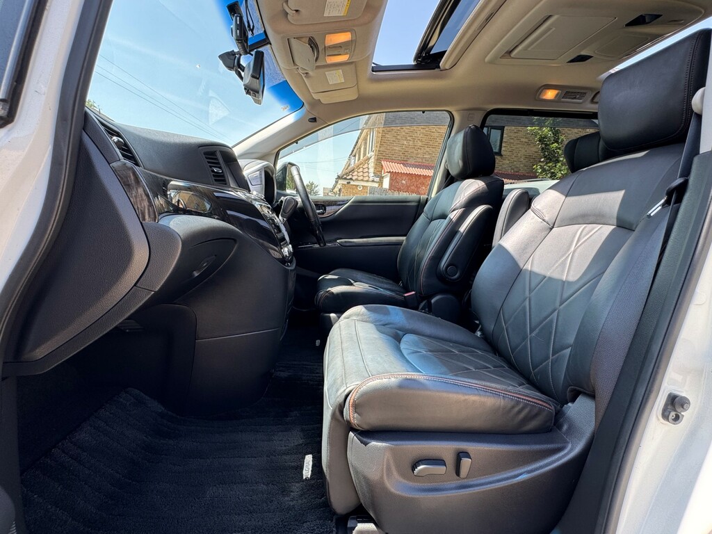 Nissan Elgrand 3.5 White #15