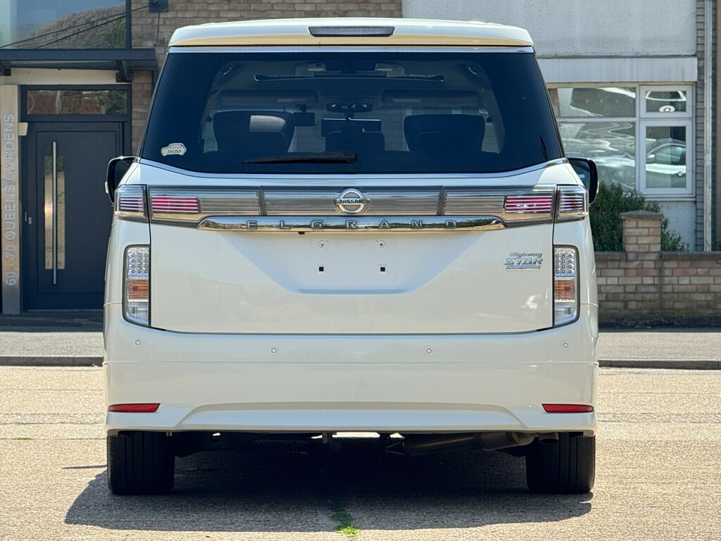 Nissan Elgrand Elgrand Highway Star Premium Edn 3.5L White #5