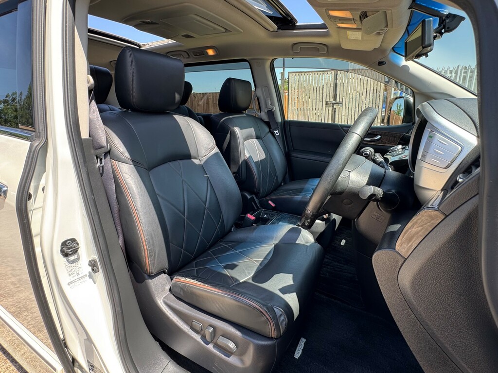 Nissan Elgrand 3.5 White #10