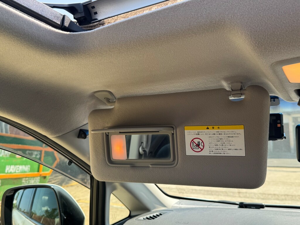 Nissan Elgrand 3.5 White #67