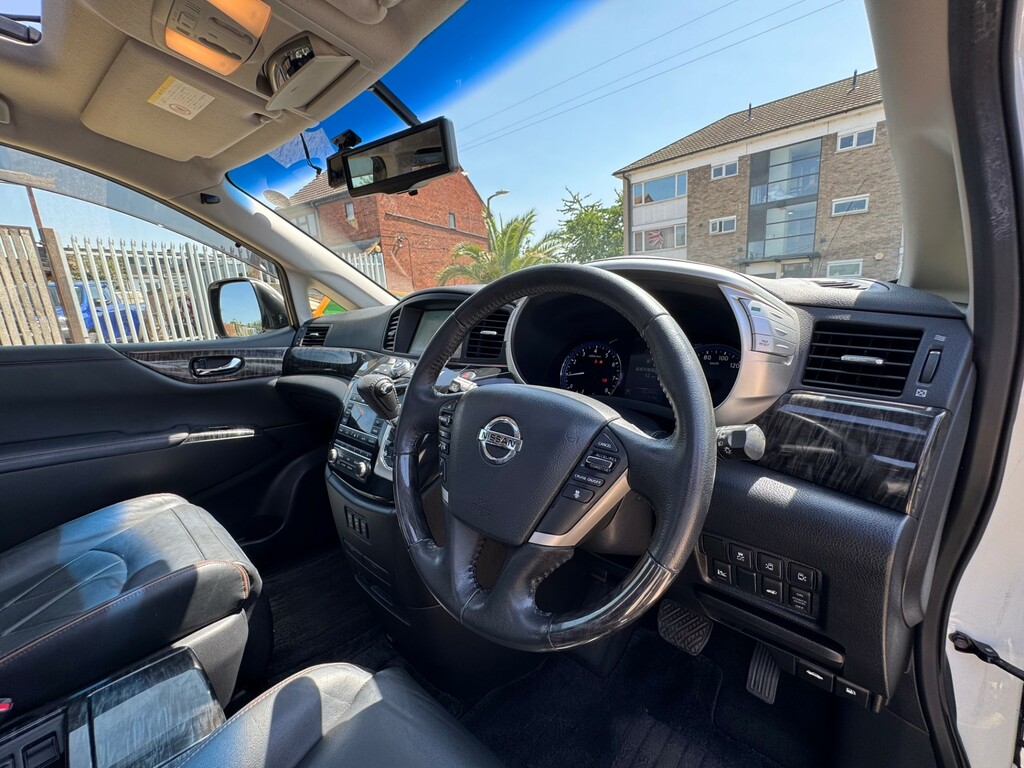 Nissan Elgrand 3.5 White #11