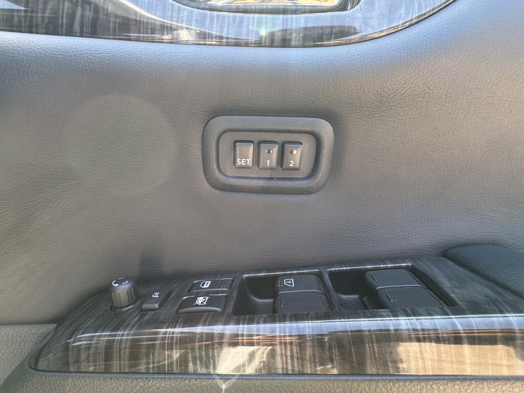Nissan Elgrand 3.5 White #56