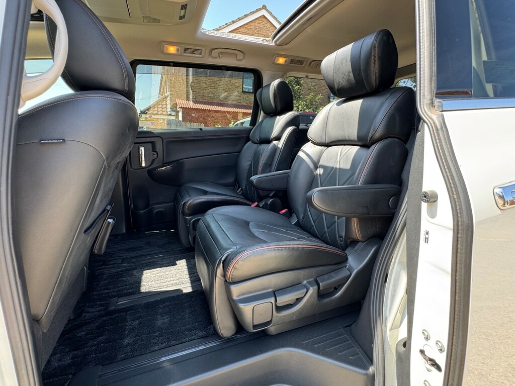 Nissan Elgrand 3.5 White #22