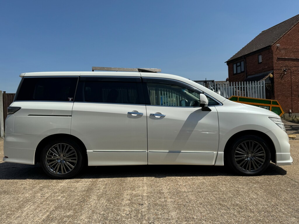 Nissan Elgrand 3.5 White #7