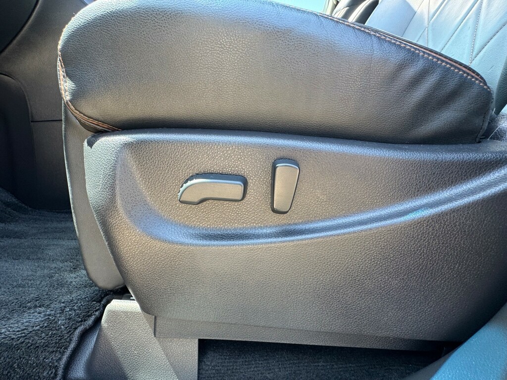 Nissan Elgrand 3.5 White #59