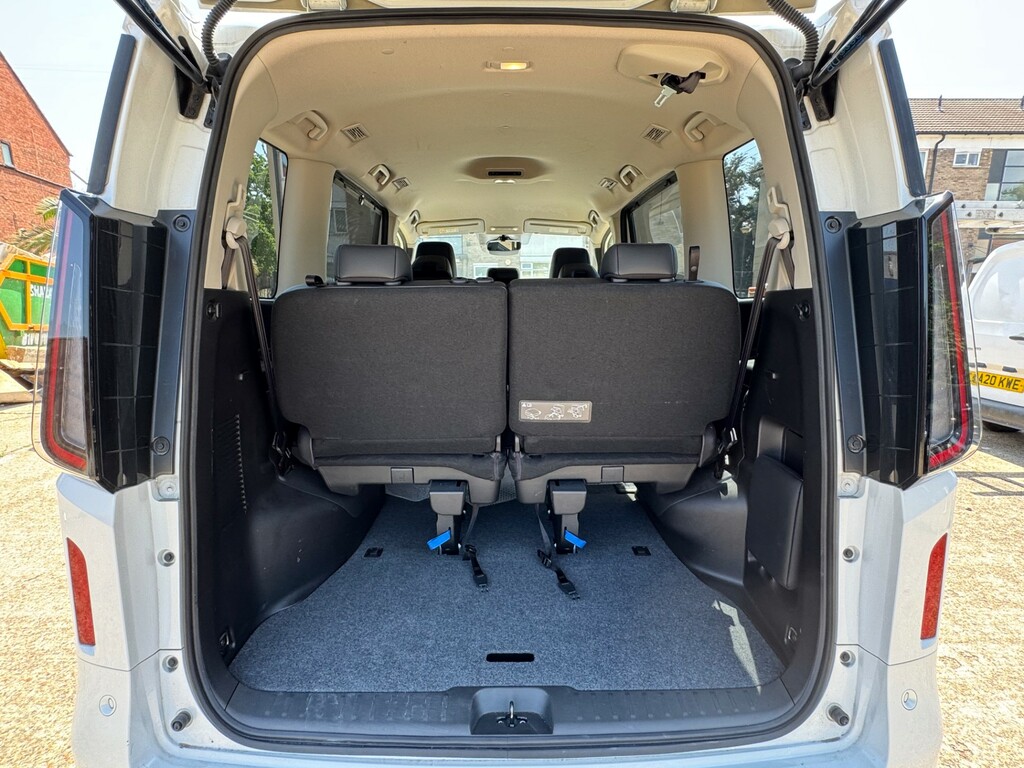 Nissan Serena 0L White #35