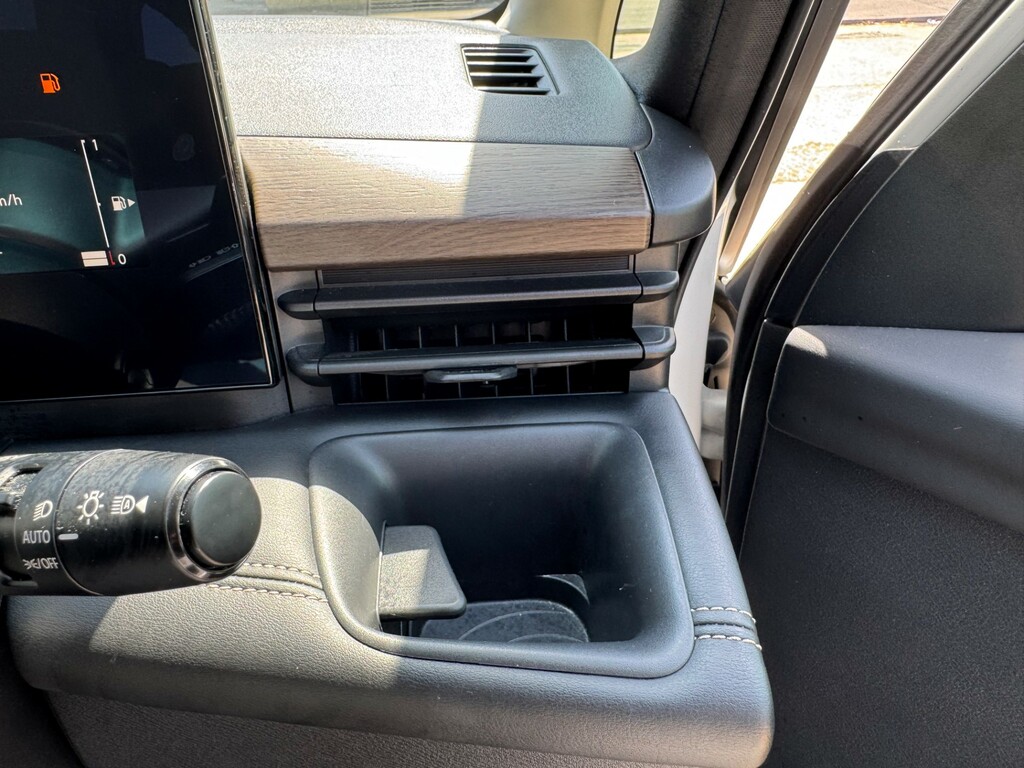 Nissan Serena 0L White #62