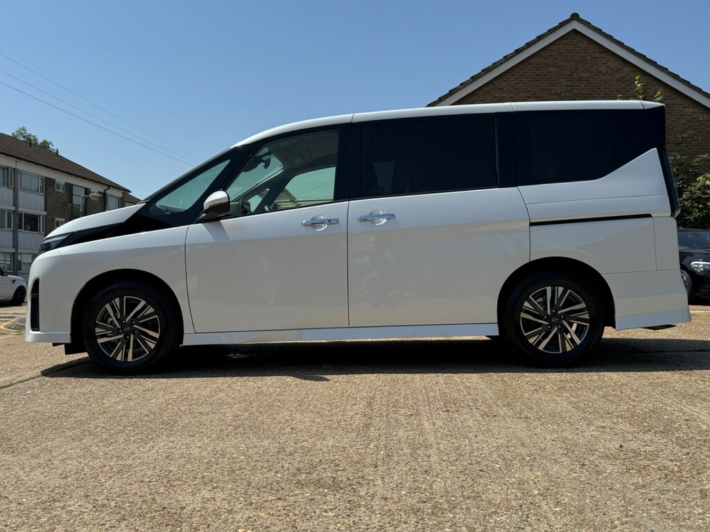 Nissan Serena 0L White #8