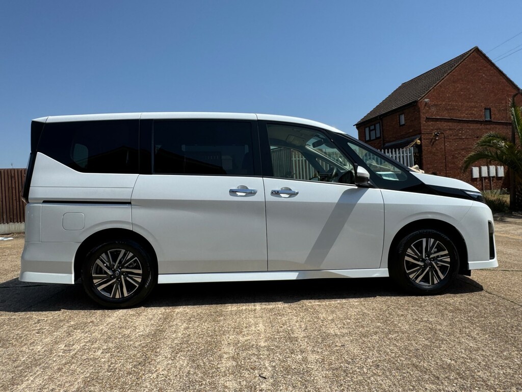 Nissan Serena 0L White #7