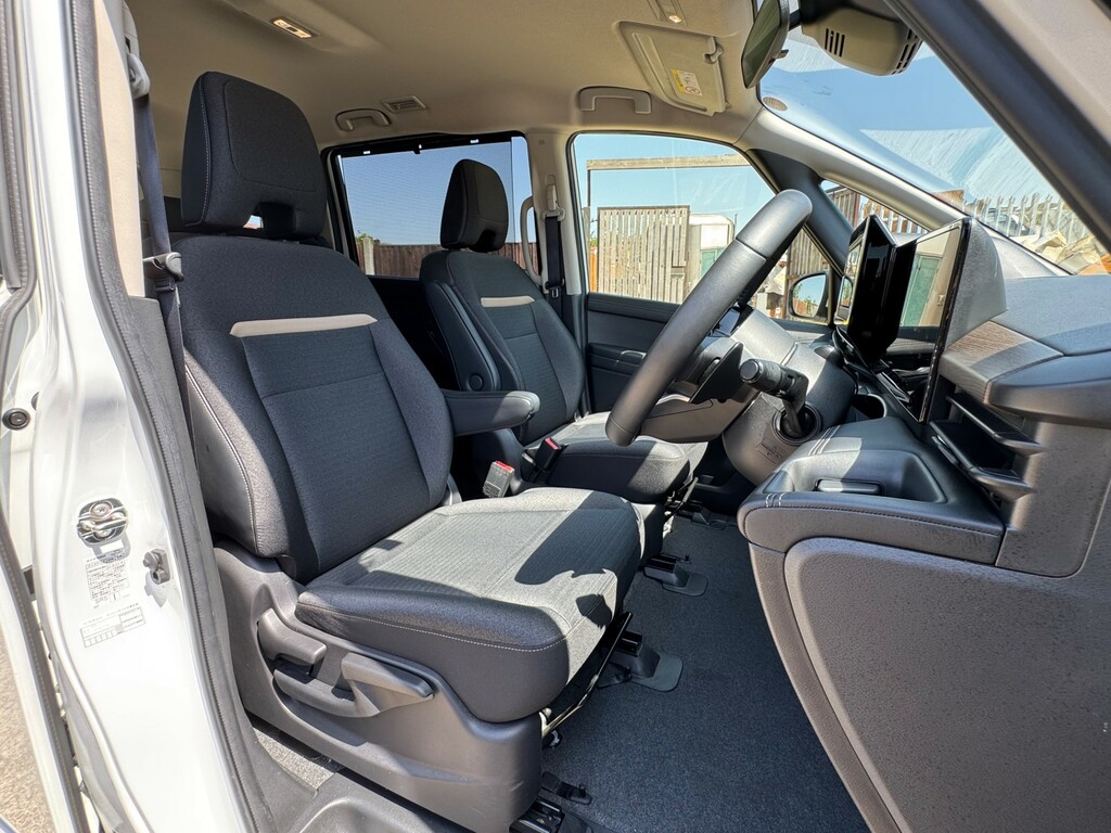 Nissan Serena 0L White #21