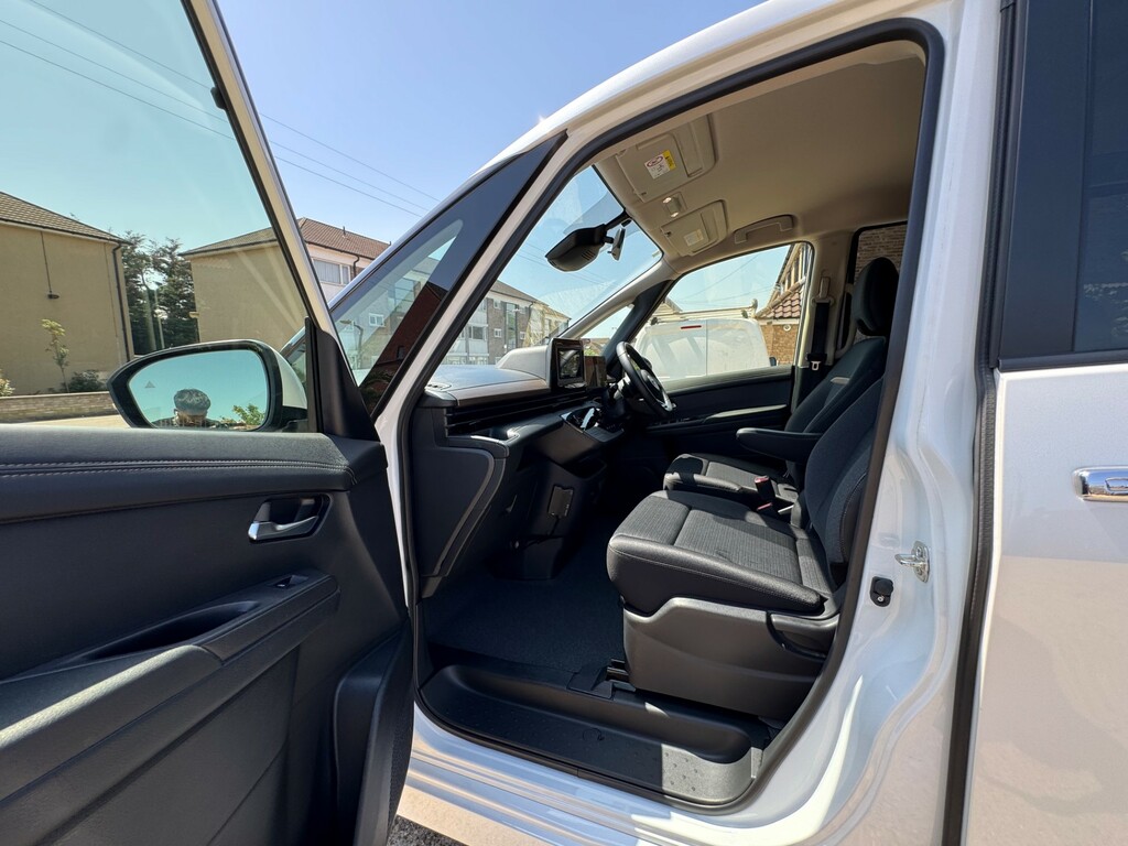Nissan Serena 0L White #19