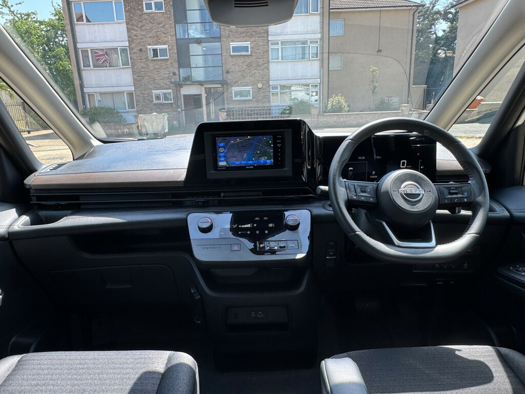 Nissan Serena 0L White #44
