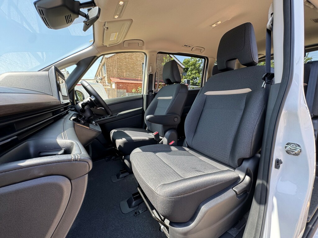 Nissan Serena 0L White #17