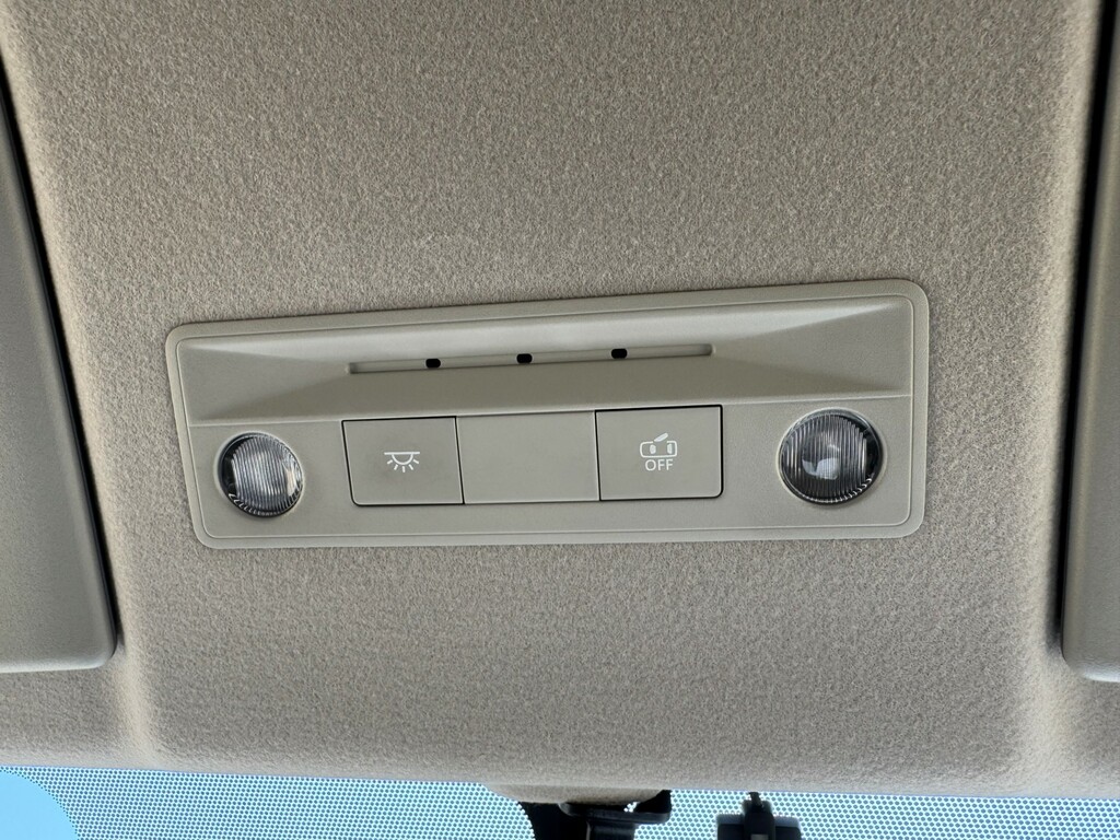Nissan Serena 0L White #55