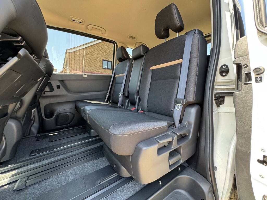 Nissan Serena 0L White #18