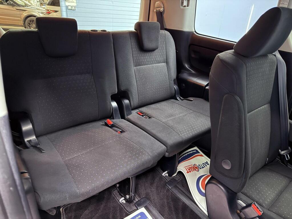 Toyota Noah Esquire Hybrid Black #96