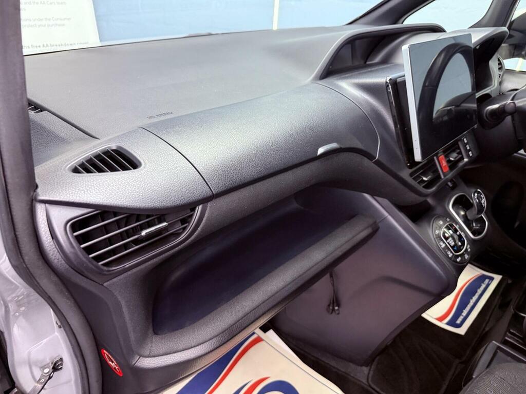 Toyota Noah Esquire Hybrid Black #81