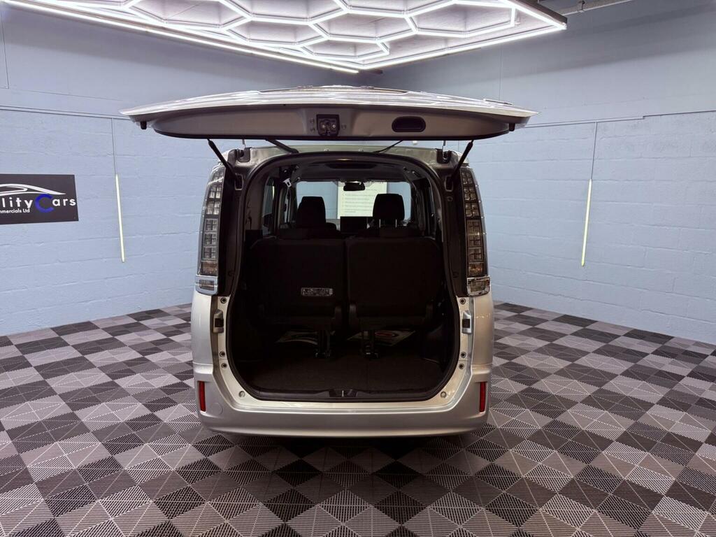 Toyota Noah Esquire Hybrid Black #88