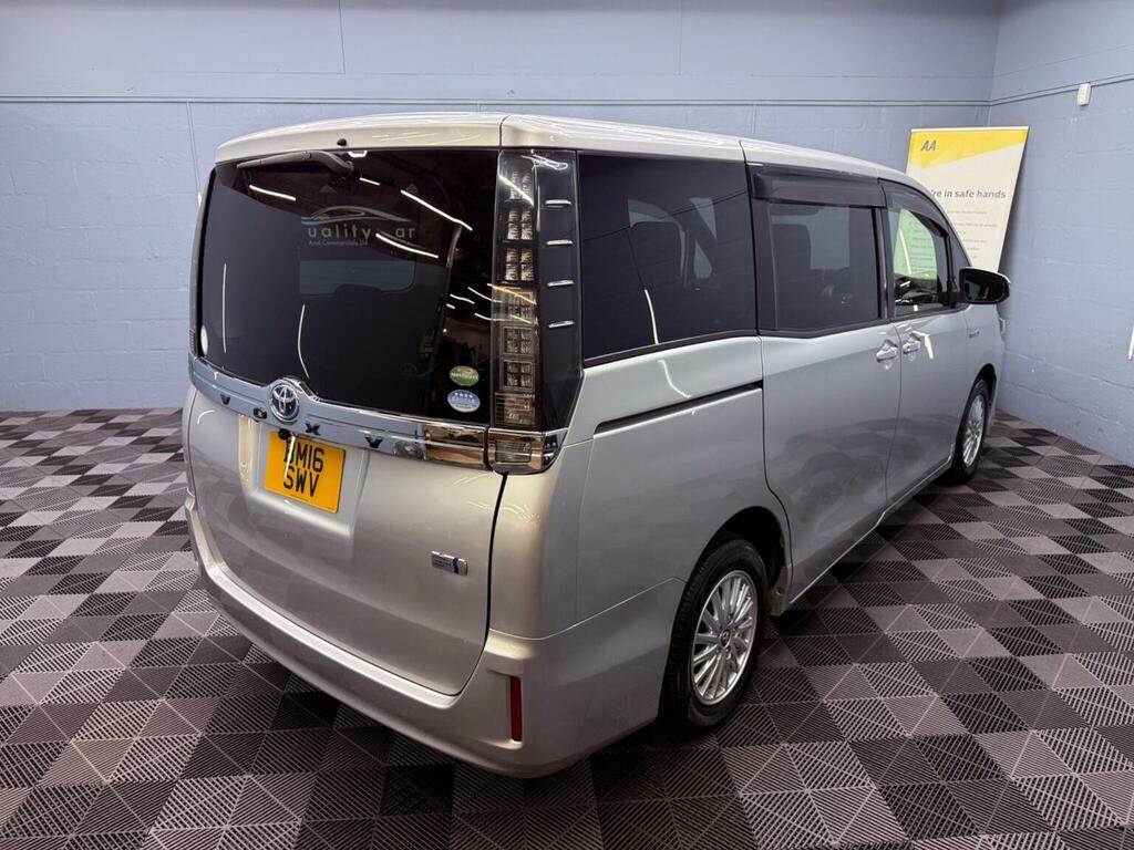 Toyota Noah Esquire Hybrid Black #38