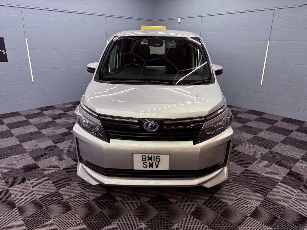 Toyota Noah Esquire Hybrid Black #9