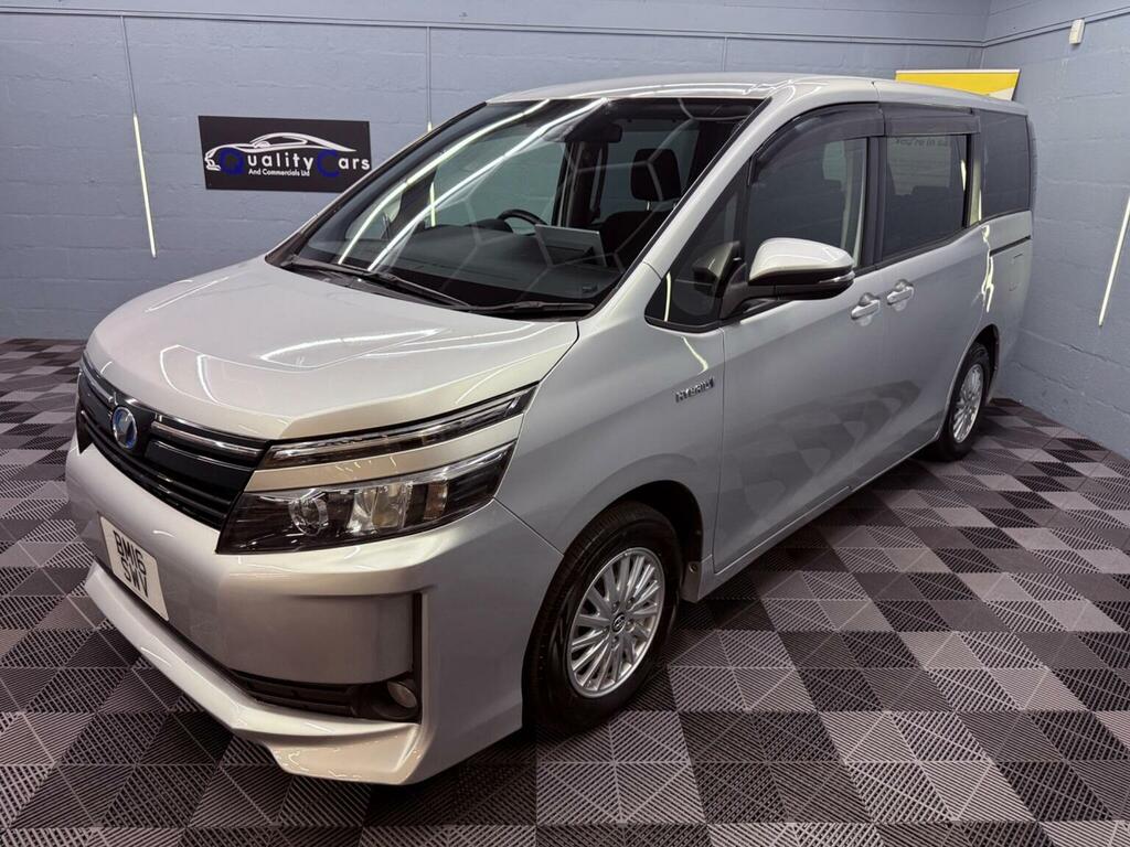 Toyota Noah Esquire Hybrid Black #60