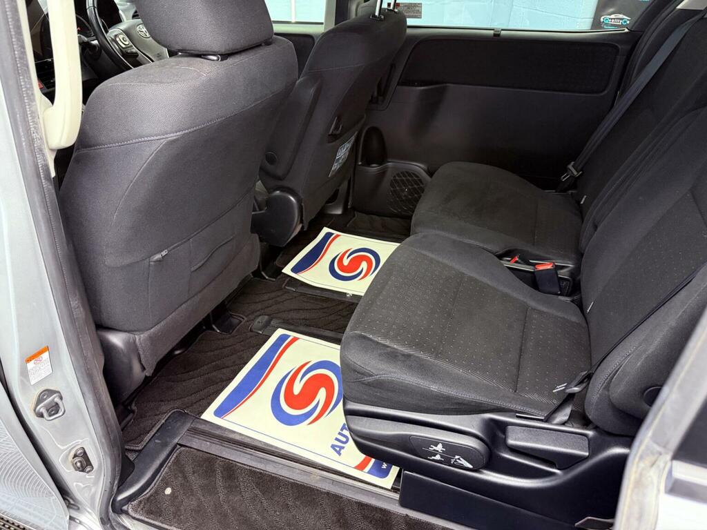 Toyota Noah Esquire Hybrid Black #85
