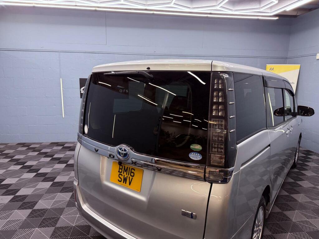 Toyota Noah Esquire Hybrid Black #89