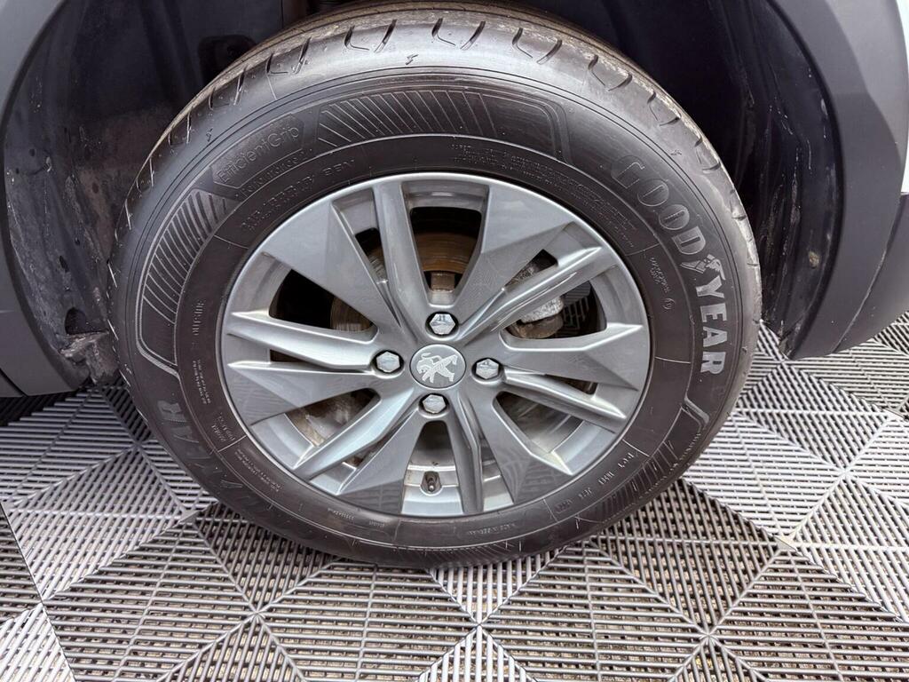Peugeot 2008 Puretech Gt Premium Suv White #41