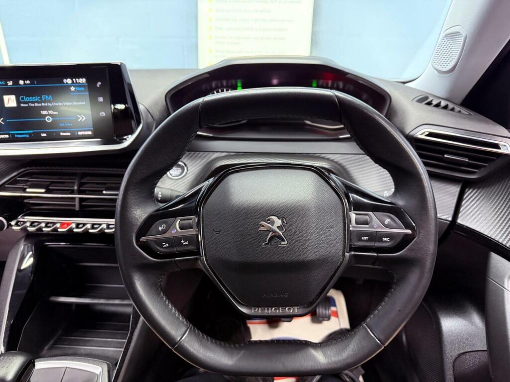 Peugeot 2008 Puretech Gt Premium Suv White #26