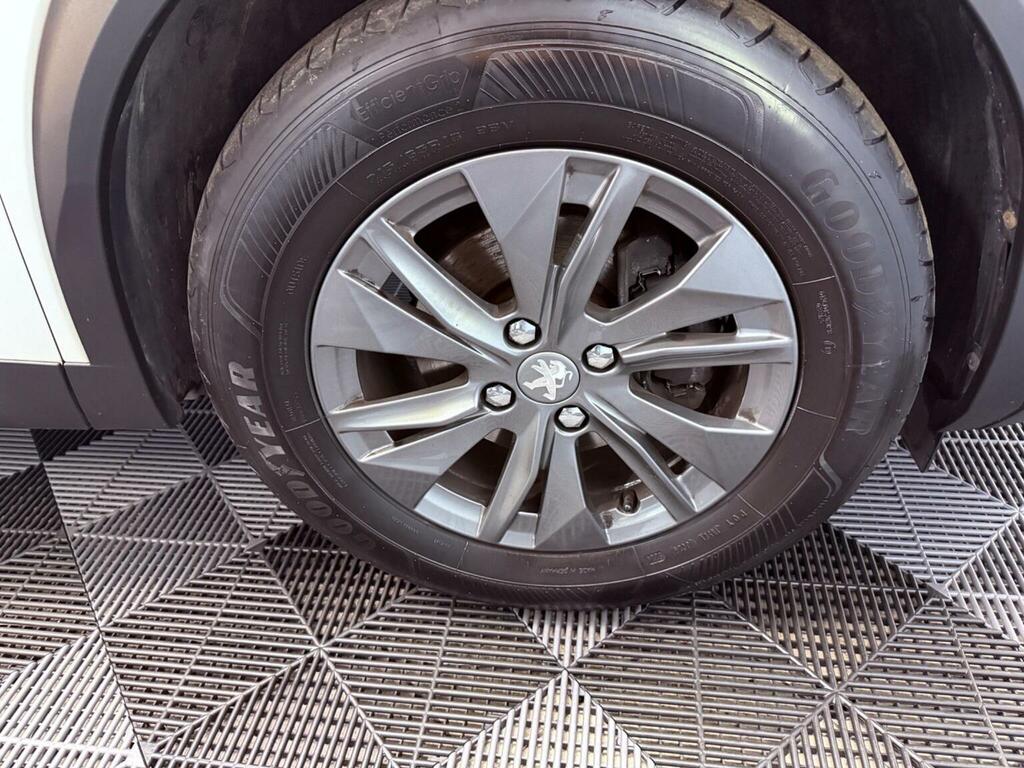 Peugeot 2008 Puretech Gt Premium Suv White #130