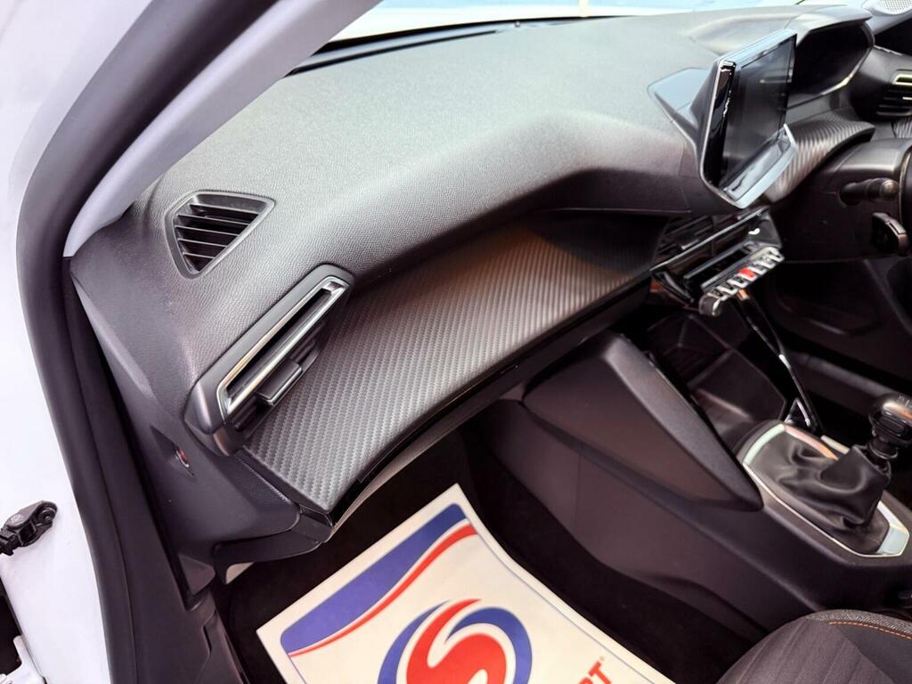 Peugeot 2008 Puretech Gt Premium Suv White #33