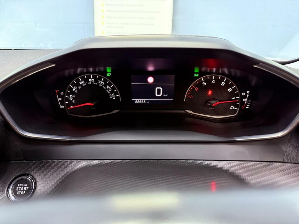 Peugeot 2008 Puretech Gt Premium Suv White #23