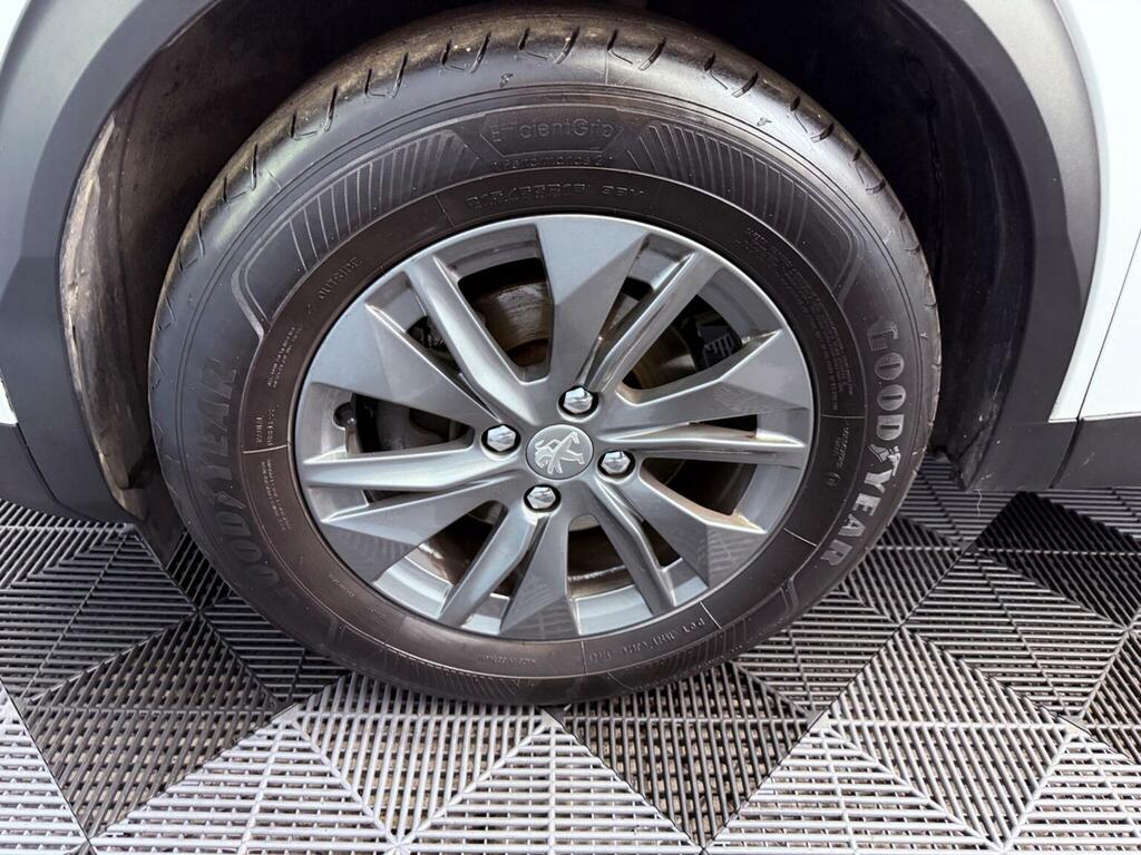 Peugeot 2008 Puretech Gt Premium Suv White #27