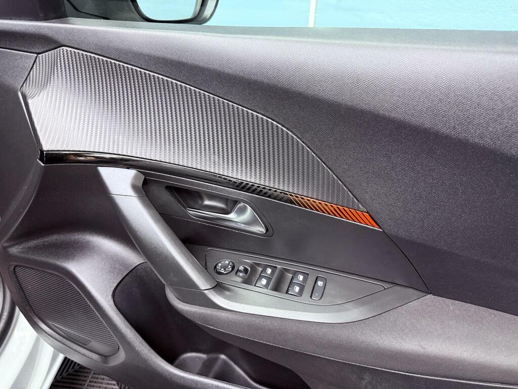 Peugeot 2008 Puretech Gt Premium Suv White #55